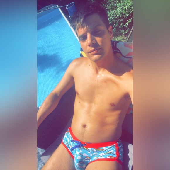 Meet your Posher, Jon - Picture 2 of 2